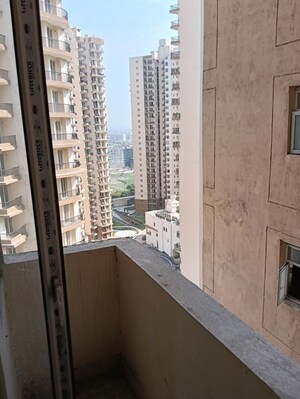 3.5 BHK Apartment For Sale in Amrapali Heartbeat City, Sector 107