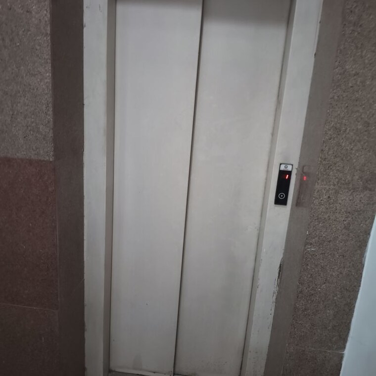 undefined, paschim vihar 4 Bedroom 250 Sq.Yd. Builder Floor In Paschim Vihar Delhi 10200044