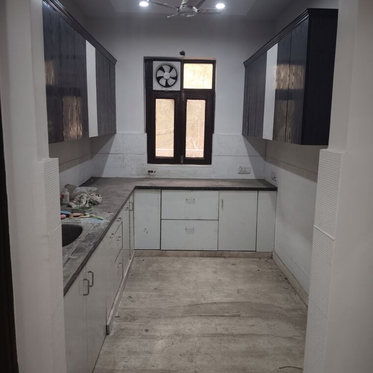 Kitchen, paschim vihar 4 Bedroom 250 Sq.Yd. Builder Floor In Paschim Vihar Delhi 10200044