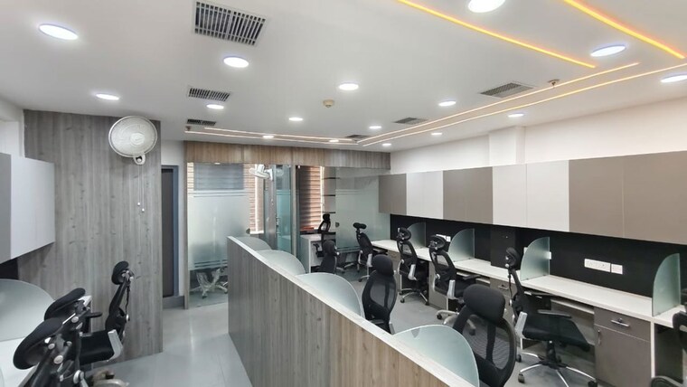 Team Area, netaji subhash place Commercial Office Space 1800 Sq.Ft. In Netaji Subhash Place Delhi 10200061