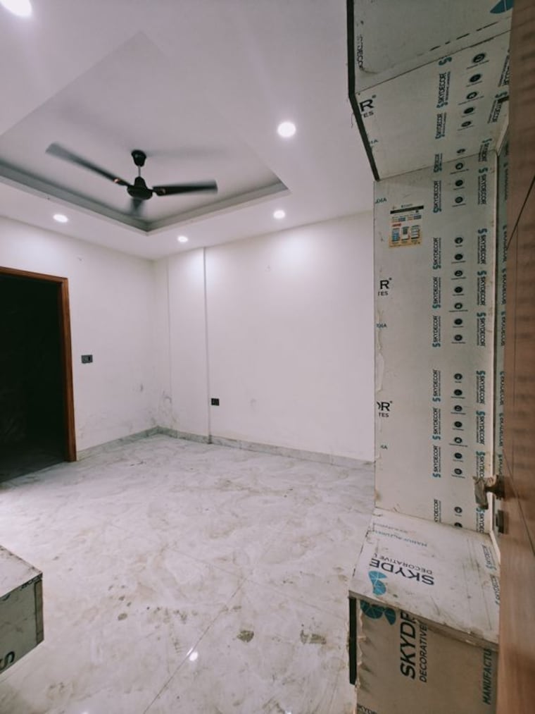 Master Bedroom, sector 73 3 Bedroom 1400 Sq.Ft. Builder Floor In Sector 73 Noida 10200062