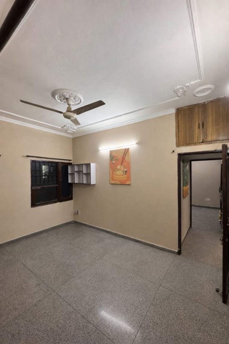Room, kharar road 4 Bedroom 107 Sq.Yd. Independent House In Kharar Road Mohali 10200075