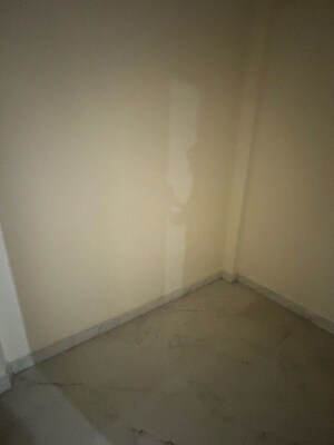 Room in 3 BHK Builder Floor at RWA Apartments Sector 71, Sector 71 – for Rent