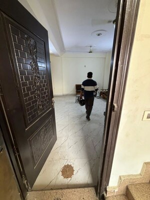 Balcony in 3 BHK Builder Floor at RWA Apartments Sector 71, Sector 71 – for Rent