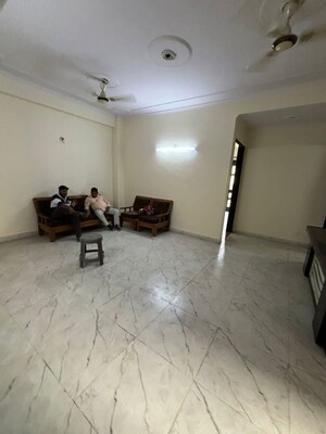 Parking in 3 BHK Builder Floor at RWA Apartments Sector 71, Sector 71 – for Rent