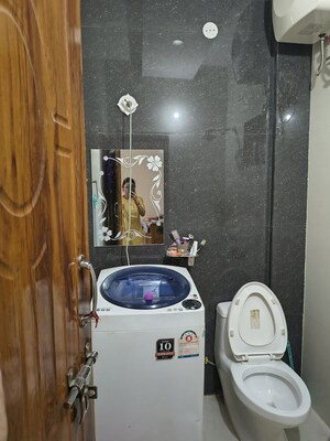 Furnished Amenities in 3 BHK Builder Floor at Karanpur – for Rent