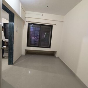 Room in 1 BHK Apartment at JP Decks, Goregaon East – for Rent