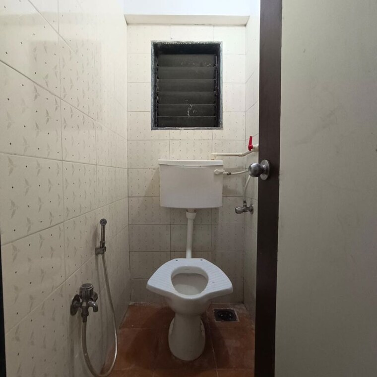 Bathroom, jp-decks 1 Bedroom 305 Sq.Ft. Apartment In Goregaon East Mumbai 10200096