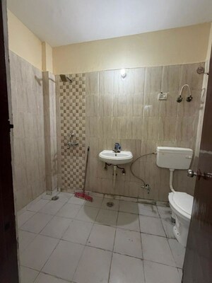 Bathroom in 1 BHK Apartment at Saket – for Rent