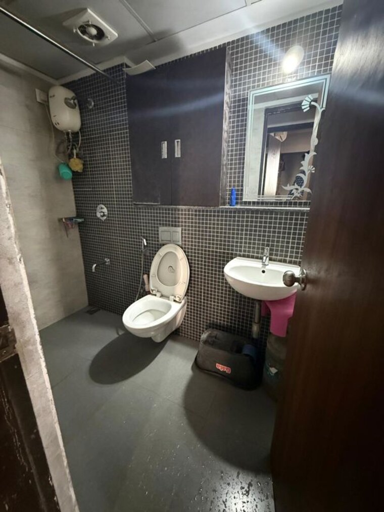 Bathroom, lodha-palava-downtown 3 Bedroom 834 Sq.Ft. Apartment In Dombivli East Thane 10200120