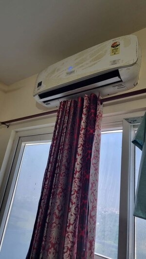 Bedroom in 2.5 BHK Apartment at UPAEVP Mandakini Enclave, Raebareli Road – for Rent