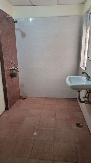 Bathroom in 2.5 BHK Apartment at UPAEVP Mandakini Enclave, Raebareli Road – for Rent