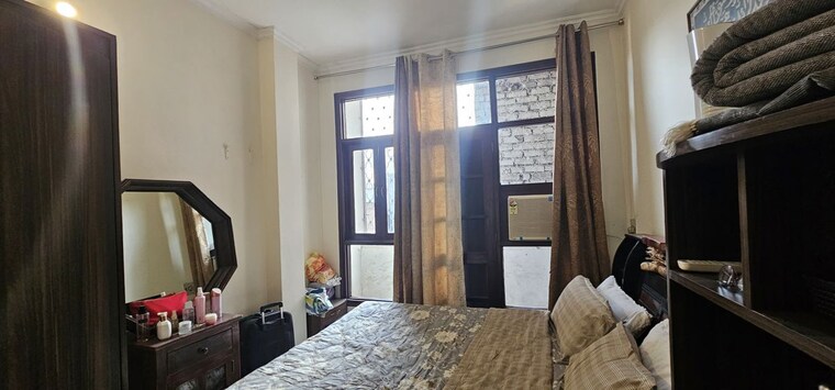 Bedroom, chittaranjan park 3 Bedroom 3500 Sq.Ft. Apartment In Chittaranjan Park Delhi 10200130