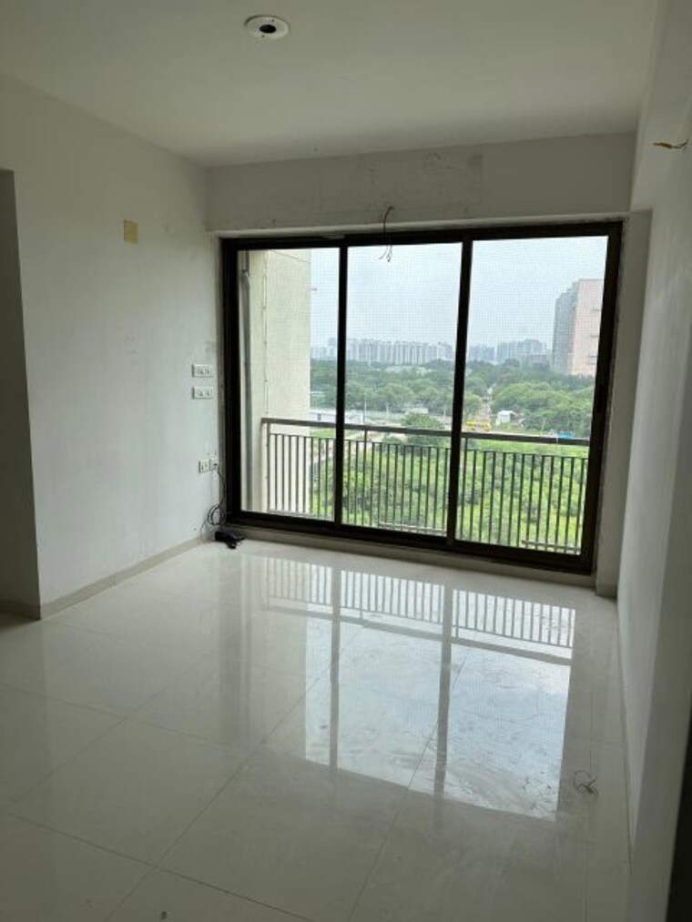 Room, vaishnodevi circle 1.5 Bedroom 891 Sq.Ft. Apartment In Vaishnodevi Circle Ahmedabad 10151086