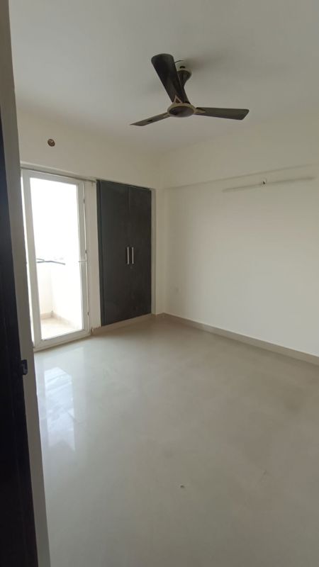 3 BHK + Pooja Room Apartment For Rent in Sethi Max Royal