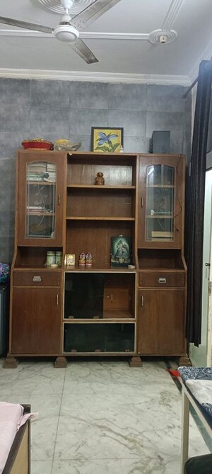 Room in 3 BHK Apartment at Sector 41 – for Rent