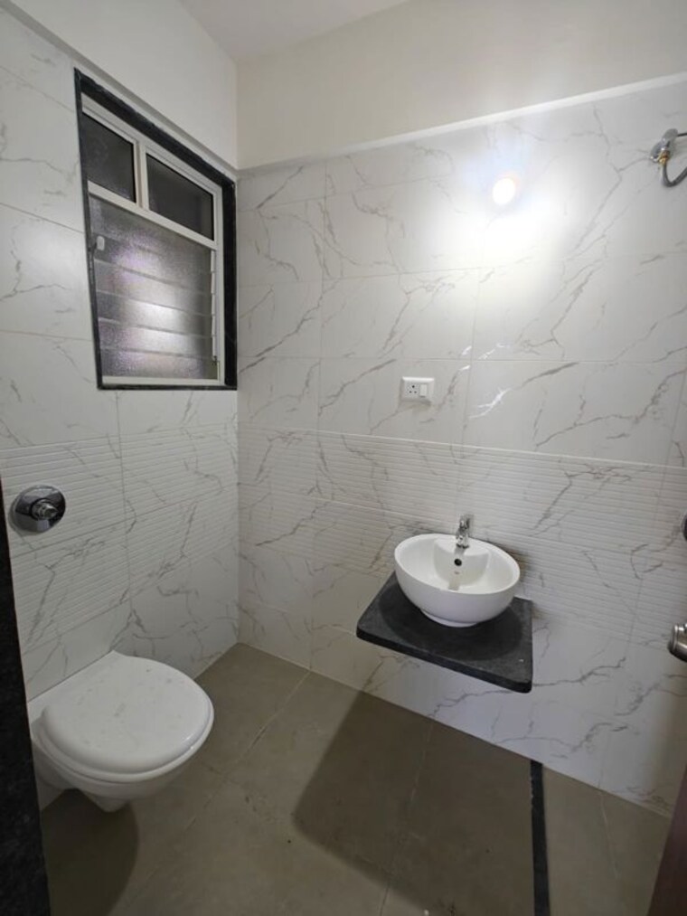 Bathroom, chaphalkar-elina-lite 2 Bedroom 1000 Sq.Ft. Apartment In Mohammadwadi Pune 10200206