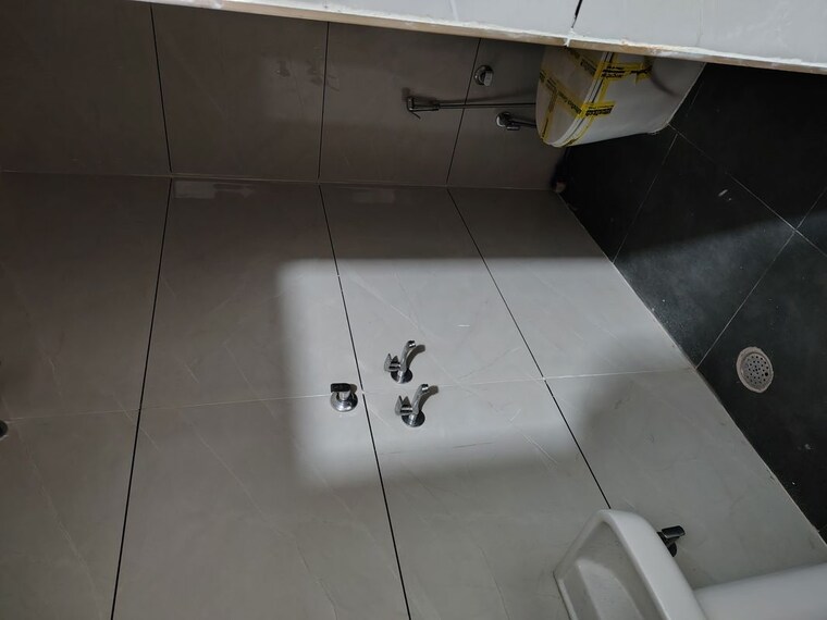 Bathroom, sector 9 2 Bedroom 160 Sq.Yd. Builder Floor In Sector 9 Hisar 10194201