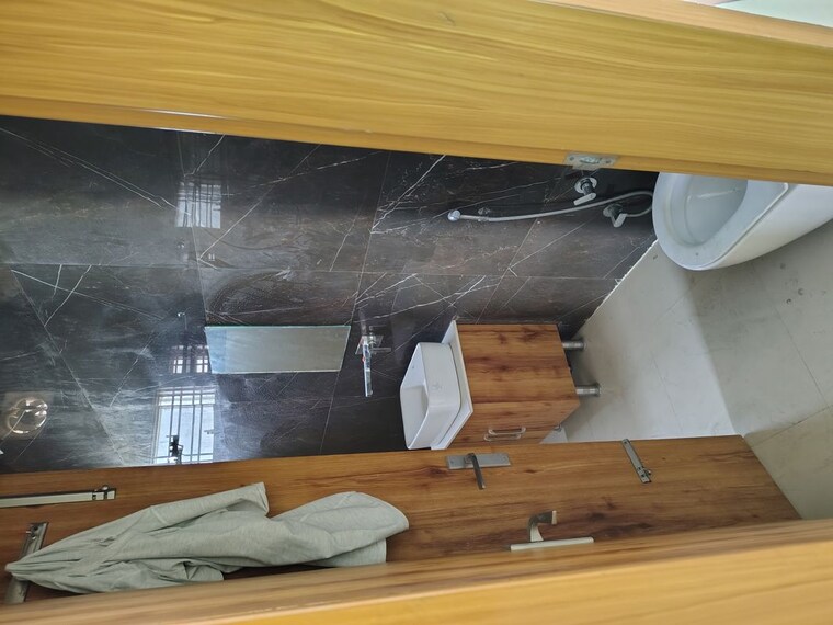 Bathroom, sector 9 4 Bedroom 500 Sq.Yd. Builder Floor In Sector 9 Hisar 10200214