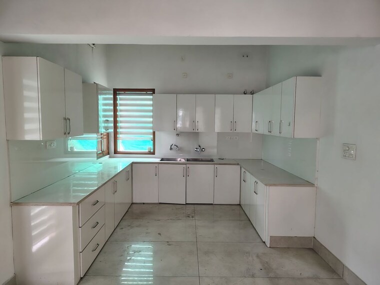 Kitchen, sector 9 4 Bedroom 500 Sq.Yd. Builder Floor In Sector 9 Hisar 10200214