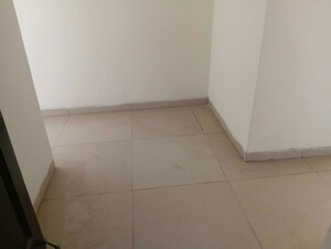 Room in 1 BHK Apartment at Jaypee Greens Pavilion Court, Sector 128 – for Sale