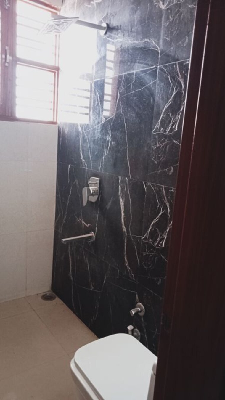Bathroom, sector 9 2.5 Bedroom 300 Sq.Ft. Builder Floor In Sector 9 Hisar 10200221