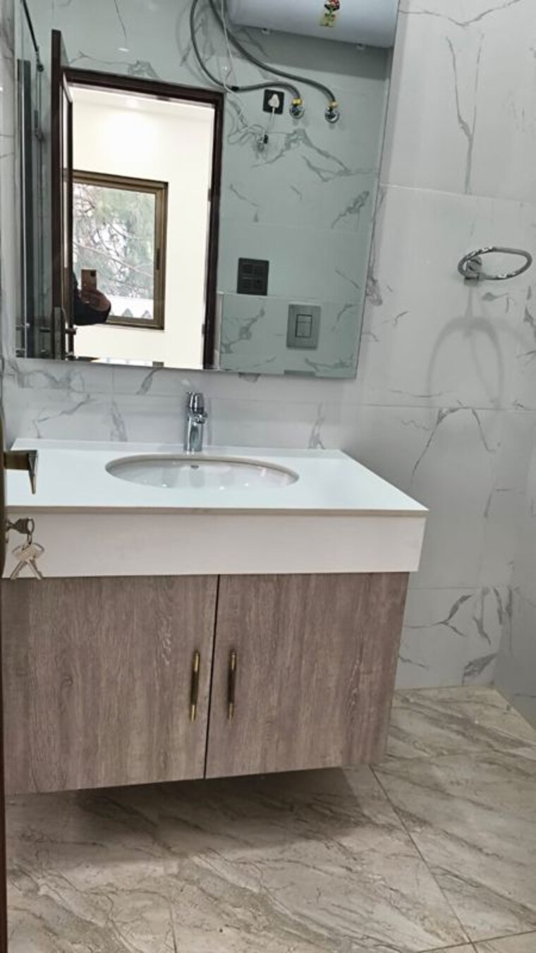 Bathroom, vasant vihar 4 Bedroom 3600 Sq.Ft. Builder Floor In Vasant Vihar Delhi 10200224