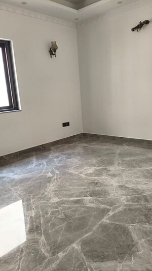 Room in 4 BHK Builder Floor at Vasant Vihar – for Rent