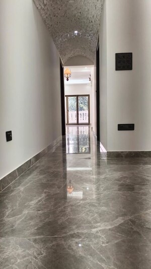 Room in 4 BHK Builder Floor at Vasant Vihar – for Rent