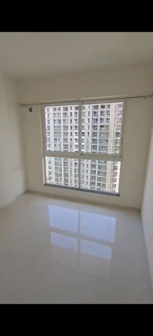 Room in 3 BHK Apartment at Sheth Zuri, Laxmi Nagar – for Sale