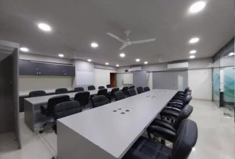 Team Area, lodha-supremus-powai Commercial Office Space 1350 Sq.Ft. In Powai Mumbai 10200240