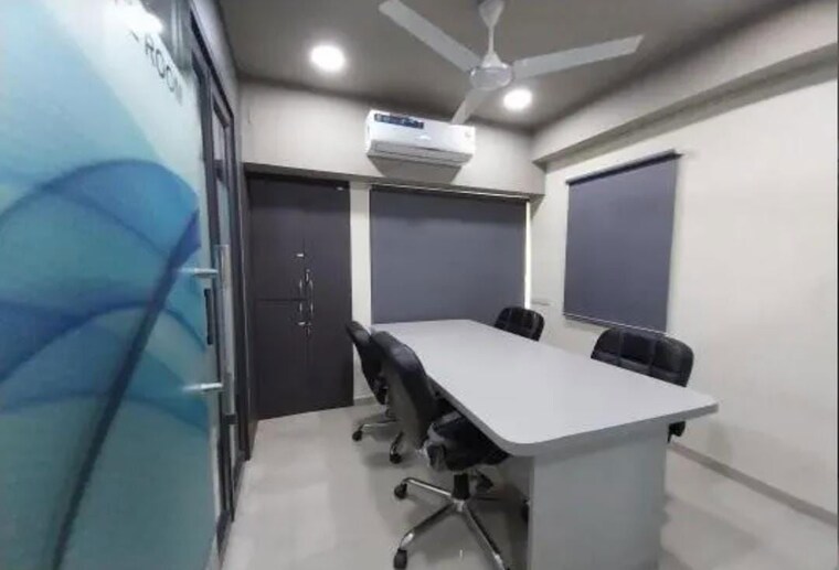 Team Area, lodha-supremus-powai Commercial Office Space 1350 Sq.Ft. In Powai Mumbai 10200240