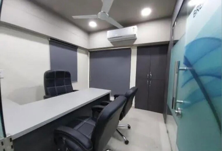 Team Area, lodha-supremus-powai Commercial Office Space 1350 Sq.Ft. In Powai Mumbai 10200240