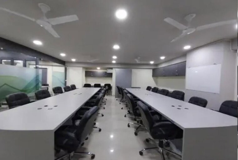 Team Area, lodha-supremus-powai Commercial Office Space 1350 Sq.Ft. In Powai Mumbai 10200240