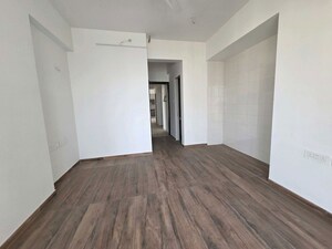 Room in 3 BHK Apartment at Rosa Manhattan, Ghodbunder Road – for Rent