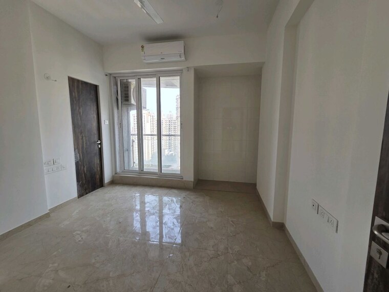 Room, rosa-manhattan 3 Bedroom 965 Sq.Ft. Apartment In Ghodbunder Road Thane 10200238