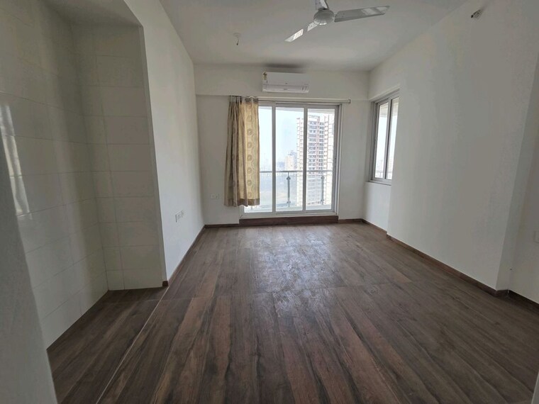 Room, rosa-manhattan 3 Bedroom 965 Sq.Ft. Apartment In Ghodbunder Road Thane 10200238