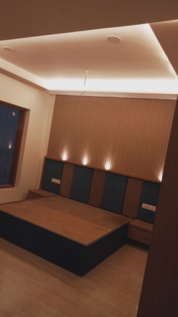 Room, sector 14 3 Bedroom 350 Sq.Yd. Builder Floor In Sector 14 Hisar 10200246