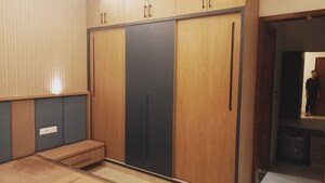 Room in 3 BHK Builder Floor at Sector 14 – for Rent