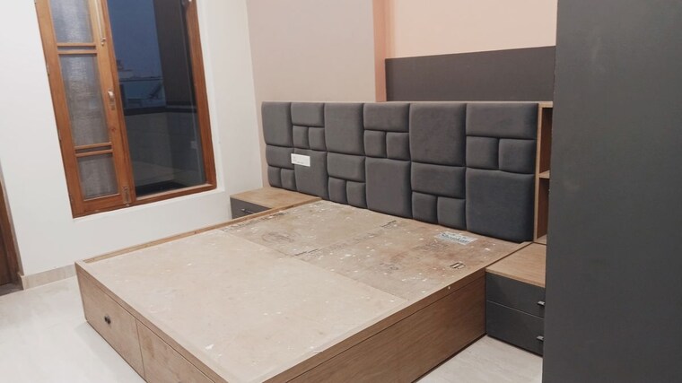 Room, sector 14 3 Bedroom 350 Sq.Yd. Builder Floor In Sector 14 Hisar 10200246