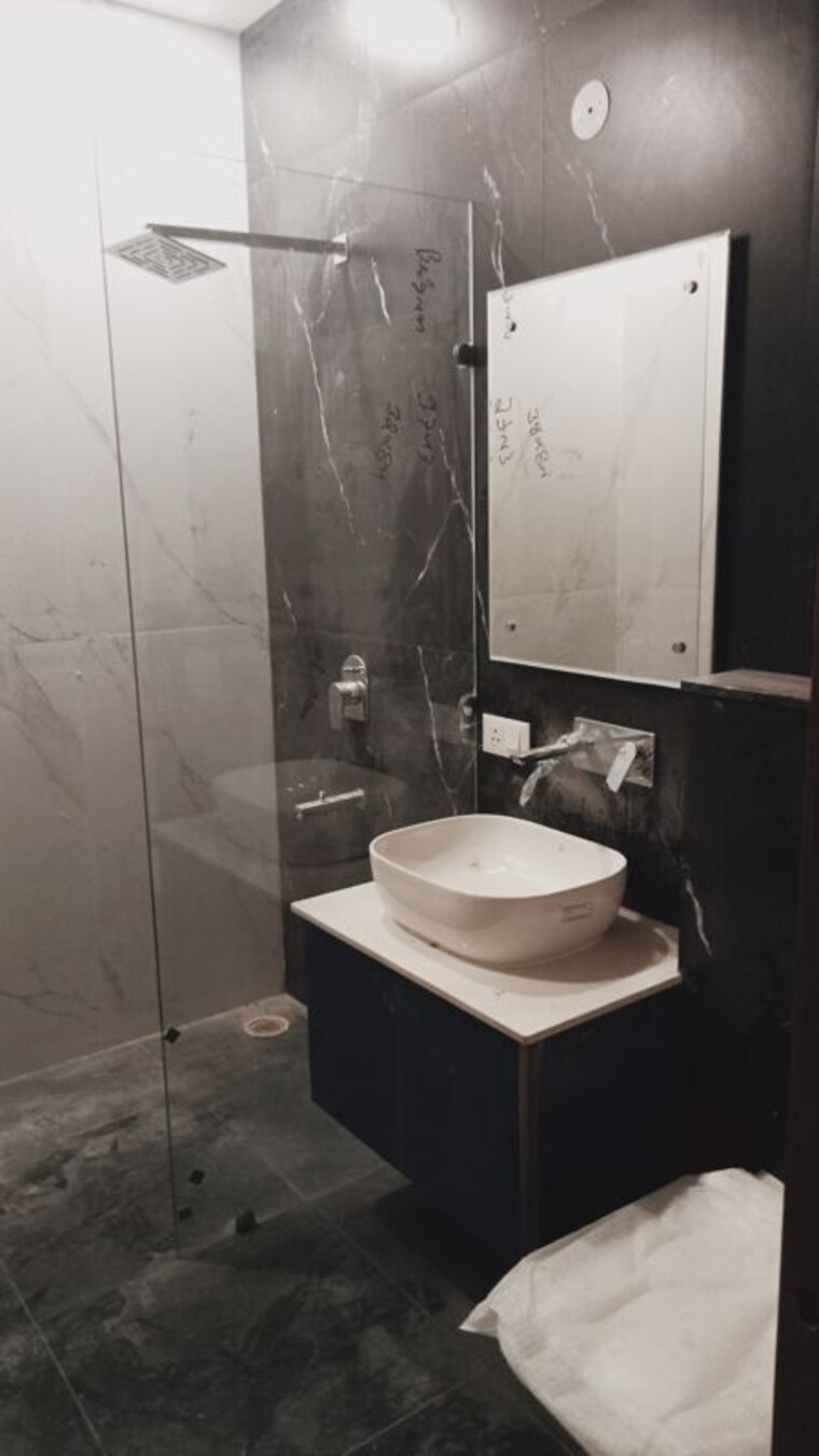 Bathroom, sector 14 3 Bedroom 350 Sq.Yd. Builder Floor In Sector 14 Hisar 10200246