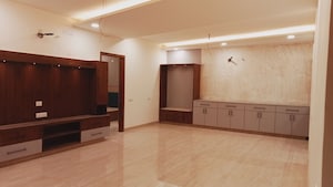 Room in 3 BHK Builder Floor at Sector 14 – for Rent
