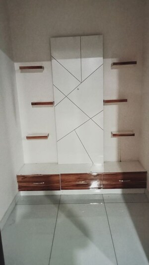 Furnished Amenities in 3.5 BHK Builder Floor at Sector 14 – for Rent