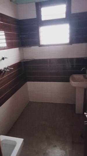 Bathroom in 2 BHK Builder Floor at Sector 14 – for Rent