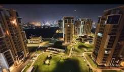 5 BHK + Servant Room Apartment For Sale in Emaar Palm Gardens