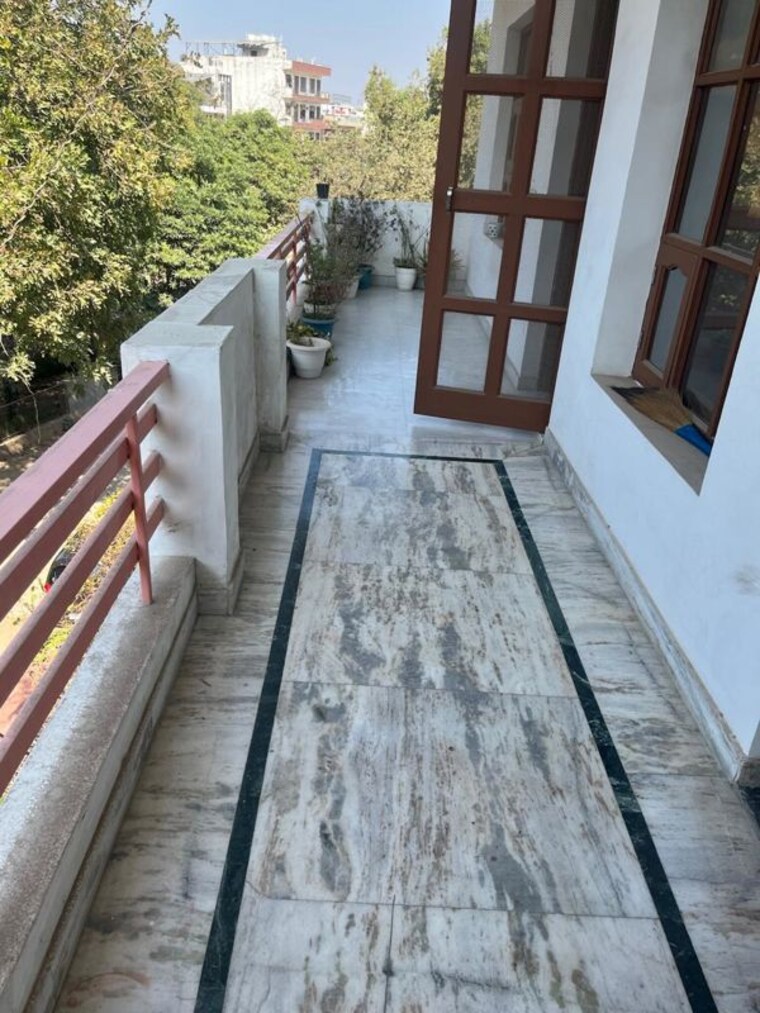 Balcony, sector 9a 3 Bedroom 2350 Sq.Ft. Builder Floor In Sector 9a Gurgaon 10093726