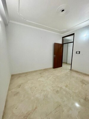 Room in 2 BHK Builder Floor at Chattarpur – for Rent