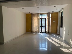Room in 4 BHK Villa at Moiz Villa Gardeni, Yapral – for Rent