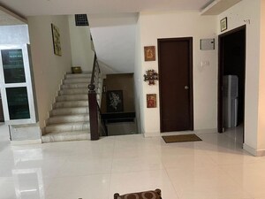 Staircase in 4 BHK Villa at Moiz Villa Gardeni, Yapral – for Rent