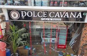  Shop – Exterior View View at Husainganj - for Rent